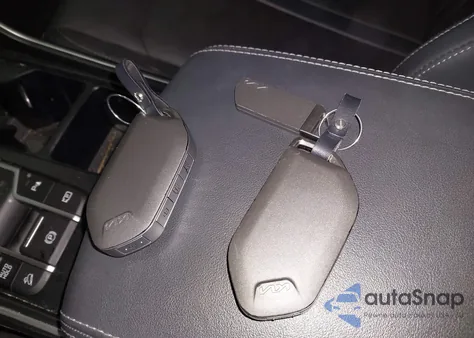 2024 Kia Sorento X-Line Ex z USA, uszkodzony, nr VIN 5XYRHDJF5RG303924